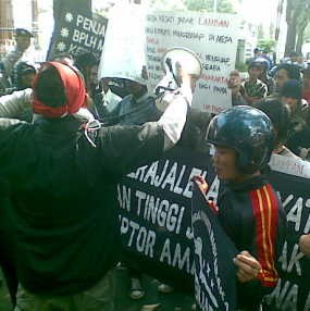 Lambat Berantas Korupsi, Kejati Jabar Seperti Keong