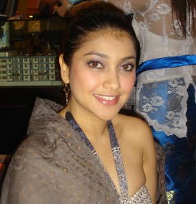 Sarah Azhari Kesal Sering Jadi Korban Situs Porno