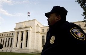 The Fed Tahan Suku Bunga, Tambah US$ 1 Triliun ke Perekonomian
