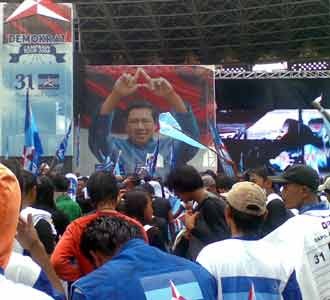 Massa Demokrat Tumpah Ruah di GBK
