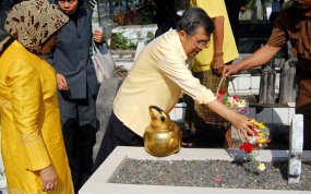 JK Ziarah ke Makam Orangtua Sebelum Kampanye Golkar
