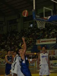 Atraksi Ciamik Warnai Laga Bintang IBL