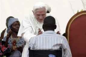 Ingin Lihat Paus, 2 Orang Tewas Terinjak 