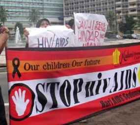 Pria GWL Lebih Rentan Kena HIV