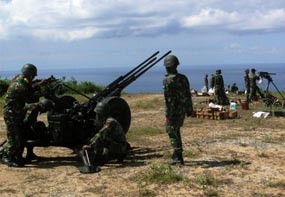Paskas Lanud Iswahyudi Gelar Latihan Penembakan