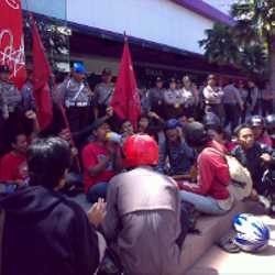 PRP Demo di Mal BIP, Teriak Pemilu 2009 Bukan Milik Rakyat