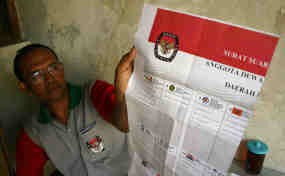 59.953 Surat Suara di Palembang Rusak