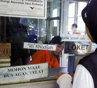 SPBG Rusak, TransJ Telat