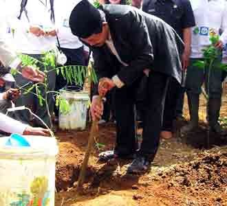 Tanam Pohon Sambut Hari Air