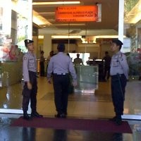 Ancaman Bom, Pengunjung BG Junction Panik