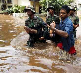Evakuasi Korban Tewas Situ Gintung