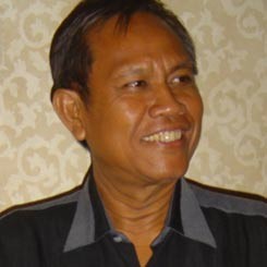 Timbul Meninggal, Tarsan Minta Kibarkan Bendera 1/2 Tiang
