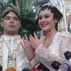 Akad Nikah, Wulan Guritno Takut Berlinang Air Mata 