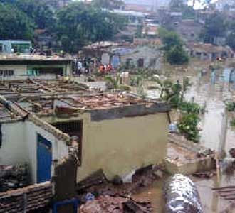 Tanggul Jebol, Ratusan Rumah Hancur