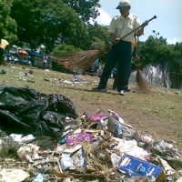 SBY Pulang, Sampah Berserak di Gasibu