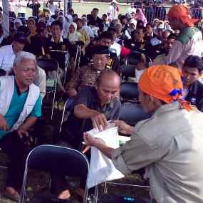 Kampanye di Semarang, PKS Edarkan Kantung Amal Situ Gintung