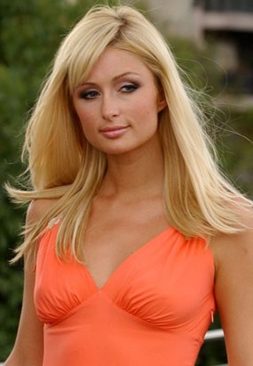 Paris Hilton Diserang Penjaga Klub Malam
