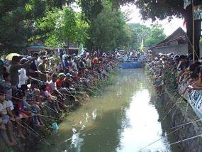 Mancing Suara, PKB Kota Madiun Tebar 6 Ribu Ikan