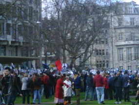 Ribuan Orang Demo Kedubes AS