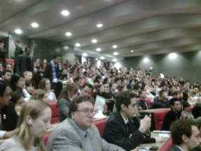 Tepuk Tangan untuk SBY di Kampus LSE dan Wisma Nusantara