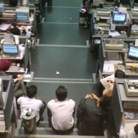 Inflasi dan Laba Emiten Guyur IHSG