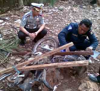 Motor Ditemukan di Reruntuhan Rumah
