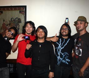 Satrio Alexa Terganggu Dengan Foto-foto Caleg
