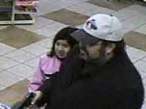 Perampok Ajak Serta Putrinya Saat Beraksi!