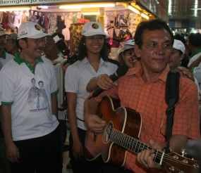 Partai Republikan Galang Dana Situ Gintung di Pasar Beringharjo