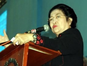 Mega: Kekayaan Melimpah, Tapi Kenapa Garam Saja Masih Impor?