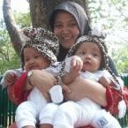 Kembar Fezya Shafiya & Fedya Shabiya, 1,8 Tahun; Perempuan; f