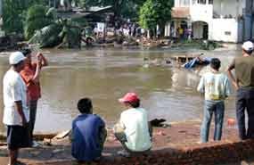 Diberi Rp 5 Juta, 295 KK Korban Situ Gintung Sumringah