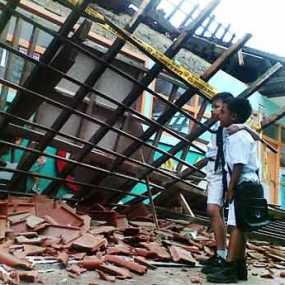 Garis Kuning Belum Dicabut di SD Sejahtera