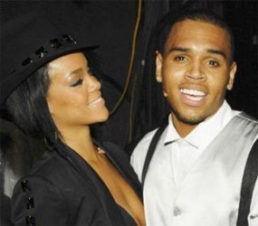 Pukuli Rihanna, Chris Ngaku Tak Bersalah di Pengadilan