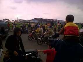 Warga Menyemut ke Bandara