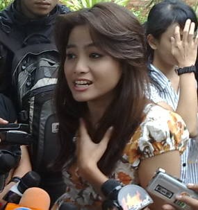 Acha Antara Gosip Foto Dugem & Pasha Ungu