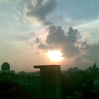 Surabaya Diselimuti Kabut, Cuaca Berpeluang Hujan