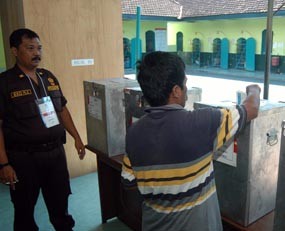 Ratusan Napi di LP Jember Nyontreng