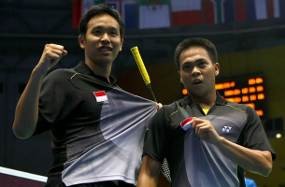 Vita/Flandy Kandas, Markis/Hendra Lolos
