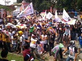 Bila Tak Ada Agenda, Wiranto Siap Temui Mega