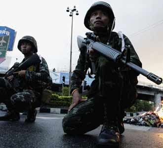 Militer Halau Demonstran