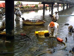 Polisi Akan Selidiki Tumpahan Minyak di Perairan Gresik