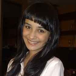 Shireen Sungkar Lebih PD Dengan Poni Miring