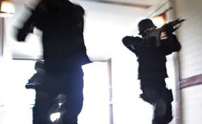 Mobil Polisi Papua Ditembaki, 1 Brimob Tewas & 6 Luka