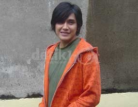 Vicky Nitinegoro Digugat Cerai Karena Anak? Vicky Nitinegoro Digugat Cerai Karena Anak?
