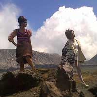 6 Model Pamer Gaun di Gunung Bromo