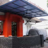 Nekat, Pakai Hantu Ambulan Buat Distro