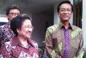 Sultan Apel Lagi ke Rumah Mega