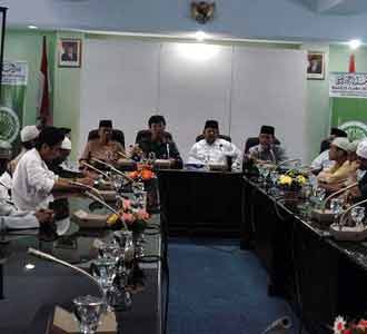 Takut Dicap Golput, Warga Datangi MUI