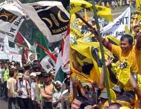 Golkar Ingin Keluarkan PKS dari Koalisi Pendukung SBY?